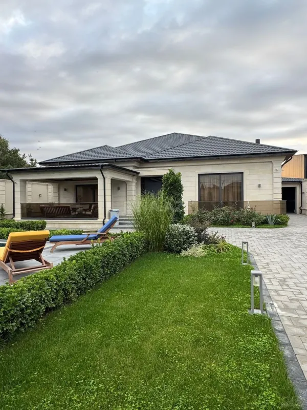 Satılır 6 otaqlı həyət evi 400 m²