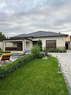 Satılır 6 otaqlı həyət evi 400 m²