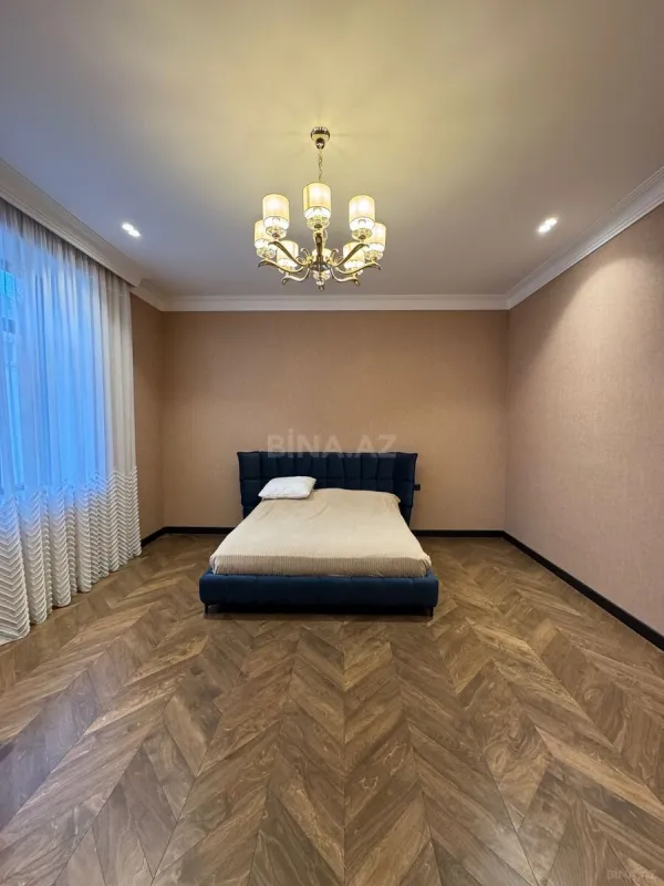 Satılır 6 otaqlı həyət evi 400 m²