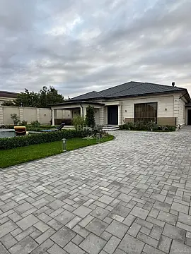 Satılır 6 otaqlı həyət evi 400 m²