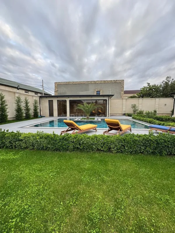 Satılır 6 otaqlı həyət evi 400 m²
