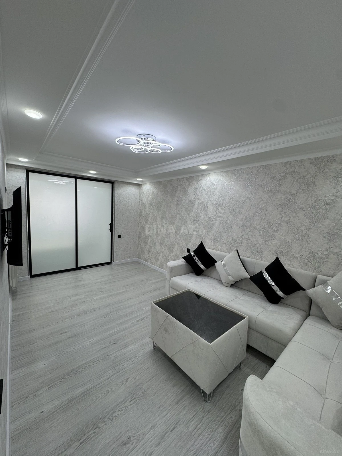 Satılır 2 otaqlı mənzil 38 m²