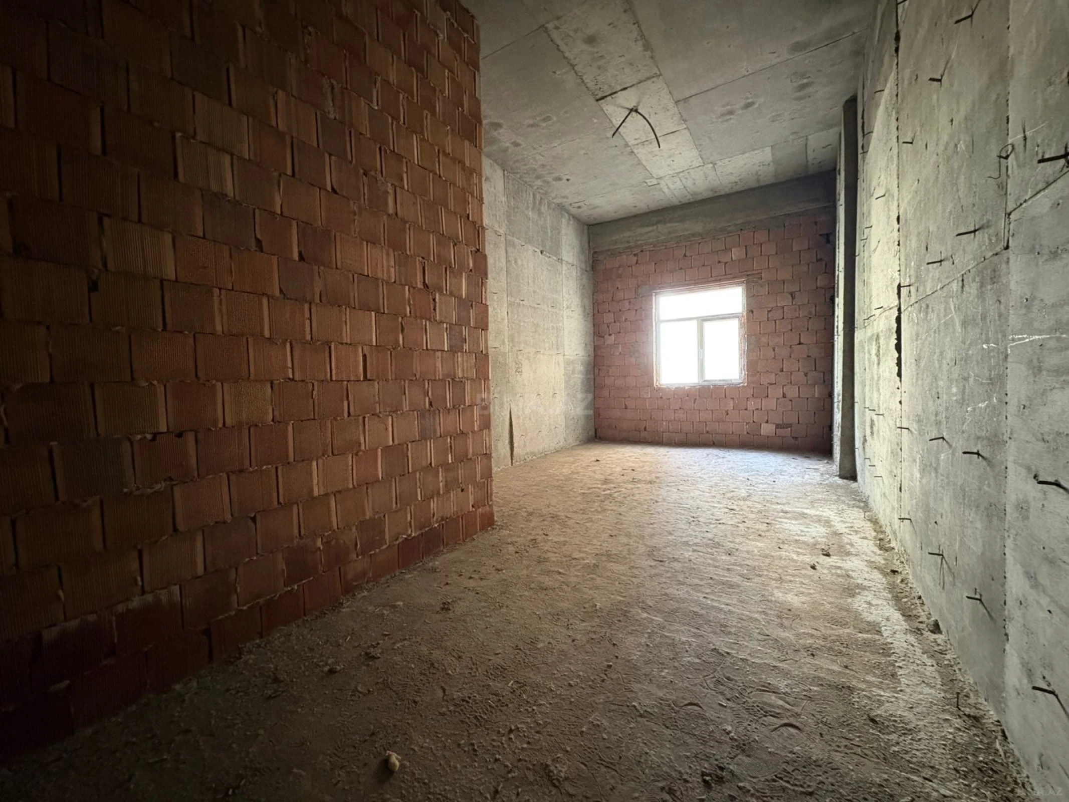 Satılır 3 otaqlı mənzil 125 m²