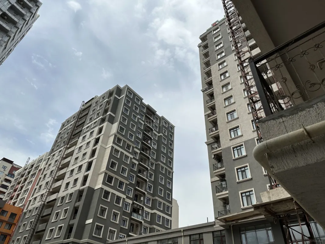 Satılır 3 otaqlı mənzil 109 m²