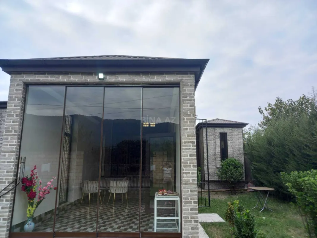 Satılır 2 otaqlı həyət evi 90 m²