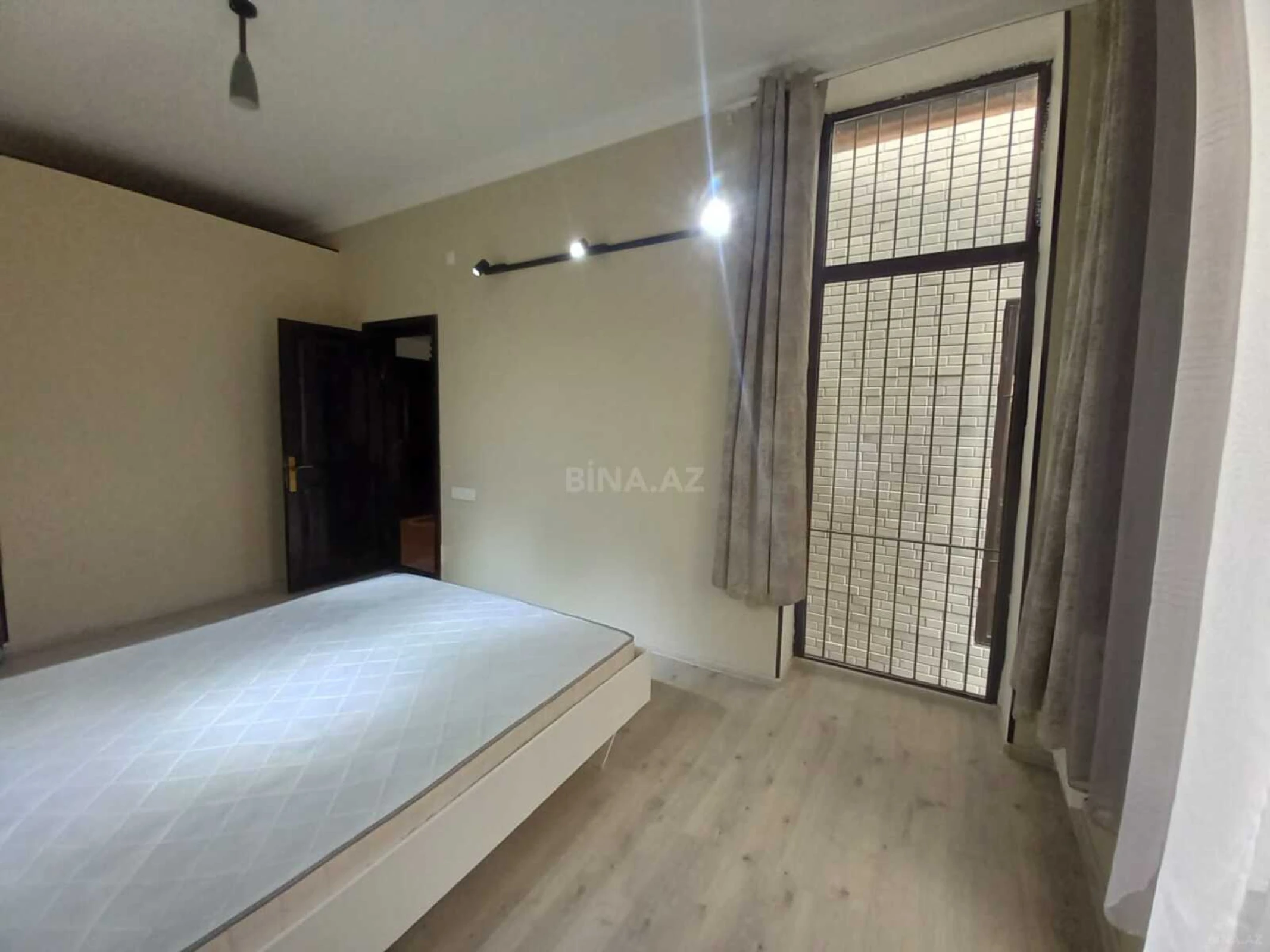Satılır 2 otaqlı həyət evi 90 m²