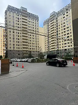 Kirayə verilir 2 otaqlı mənzil 61 m²