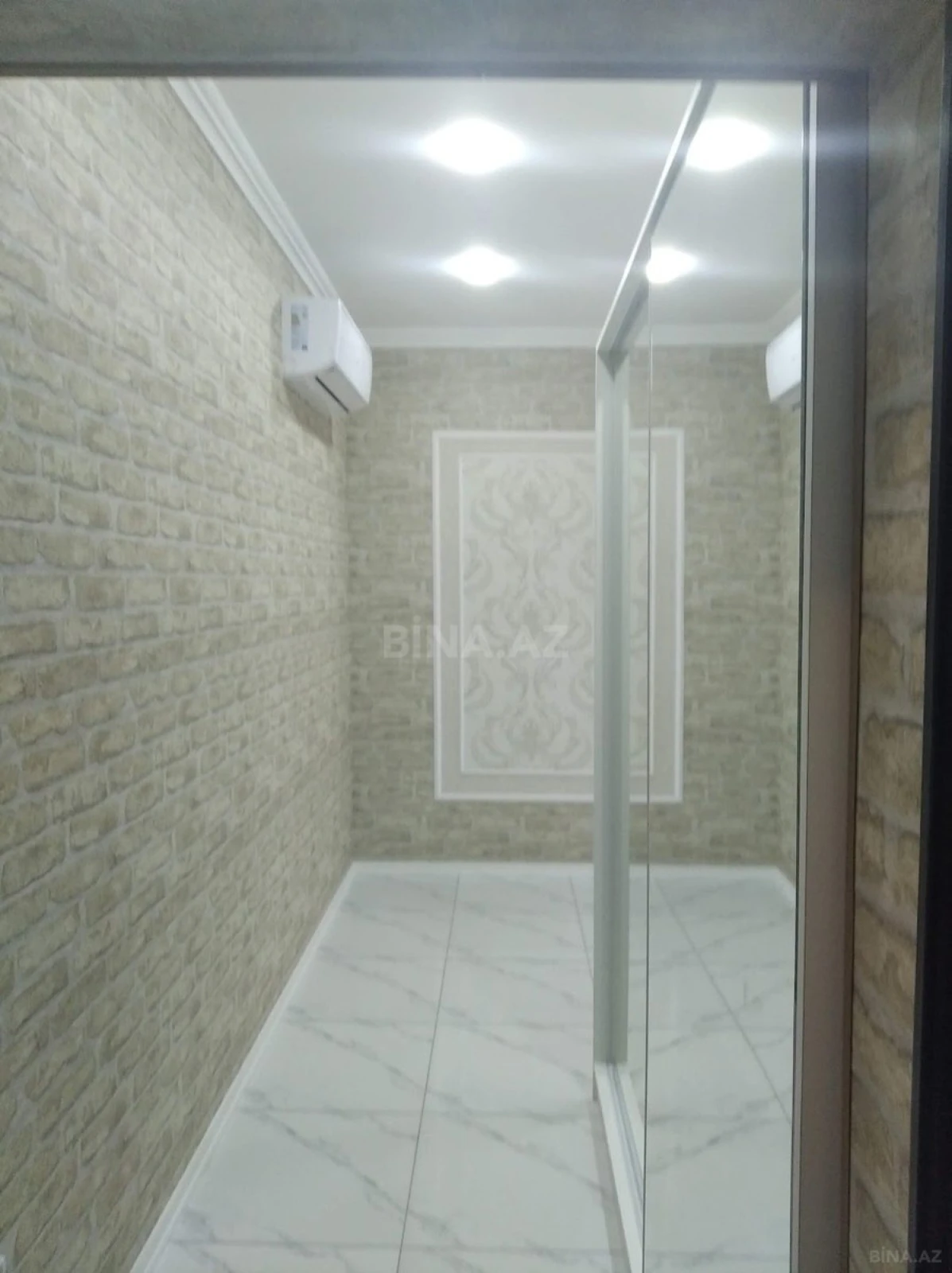 Kirayə verilir 2 otaqlı mənzil 85 m²
