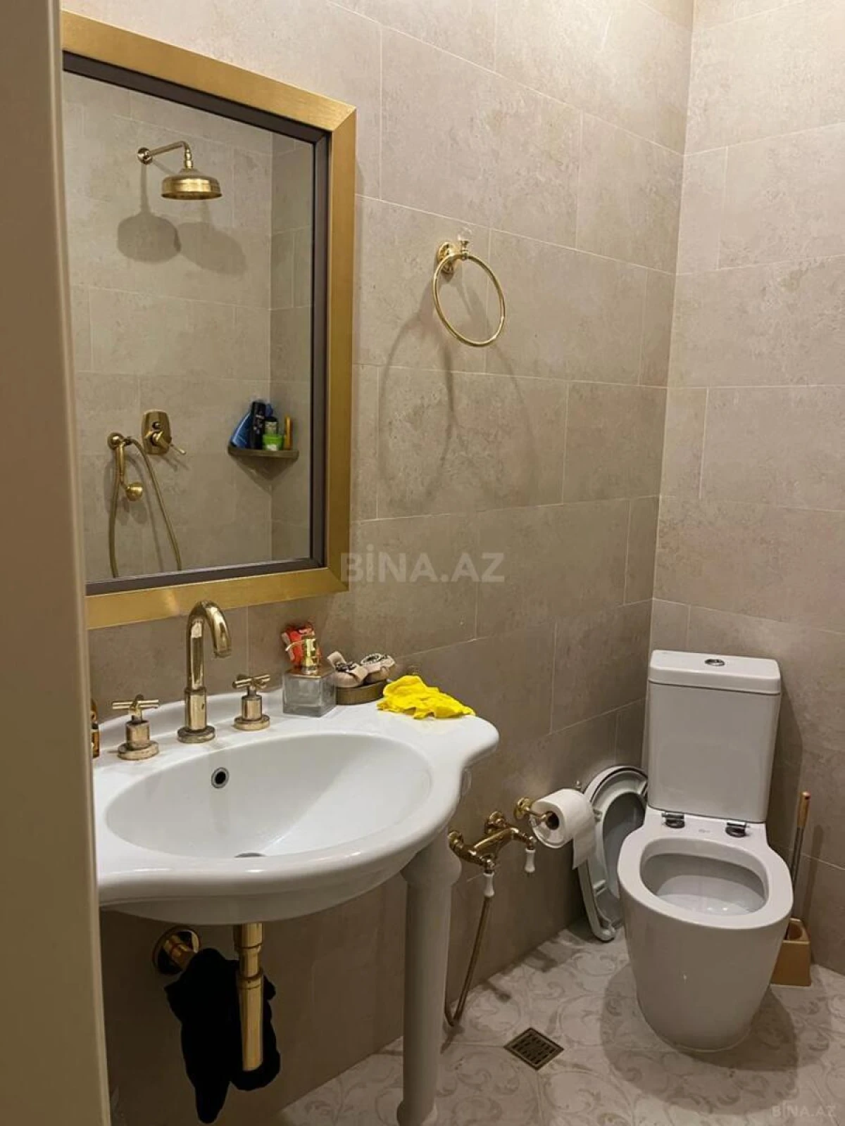 Satılır 4 otaqlı mənzil 150 m²