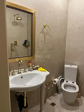 Satılır 4 otaqlı mənzil 150 m²