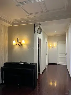 Satılır 4 otaqlı mənzil 150 m²