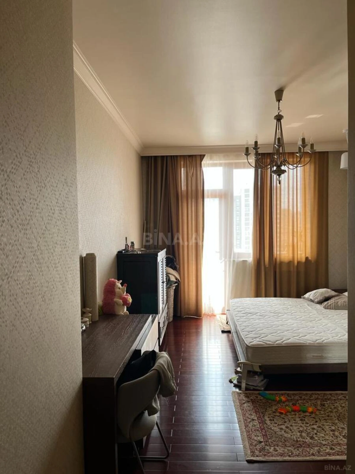 Satılır 4 otaqlı mənzil 150 m²