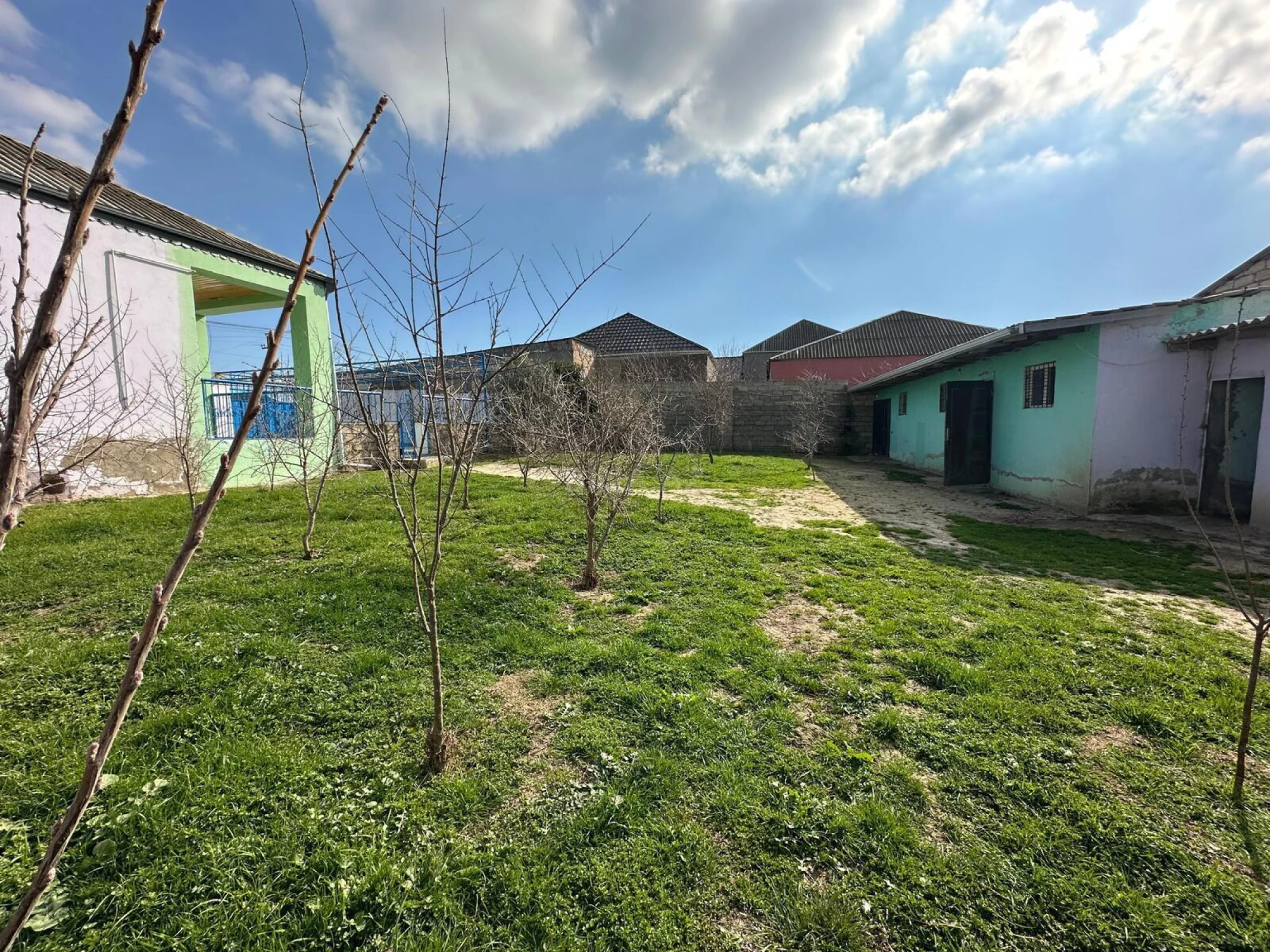 Satılır 3 otaqlı həyət evi 100 m²