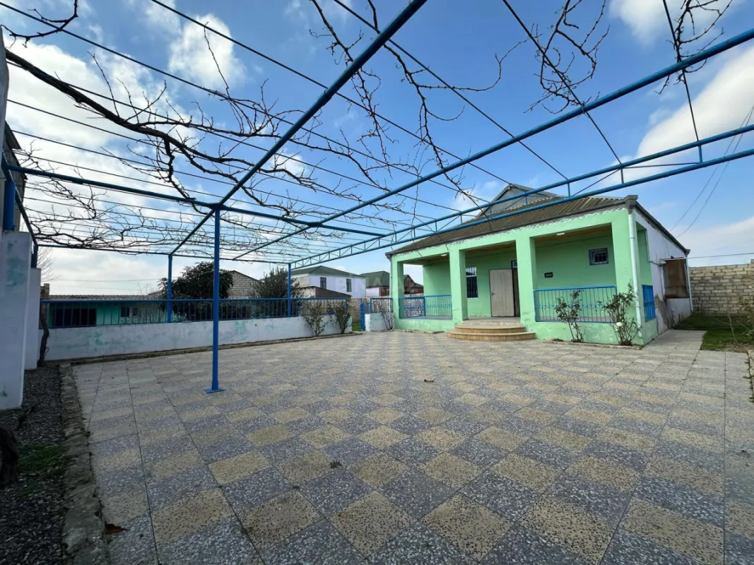 Satılır 3 otaqlı həyət evi 100 m²
