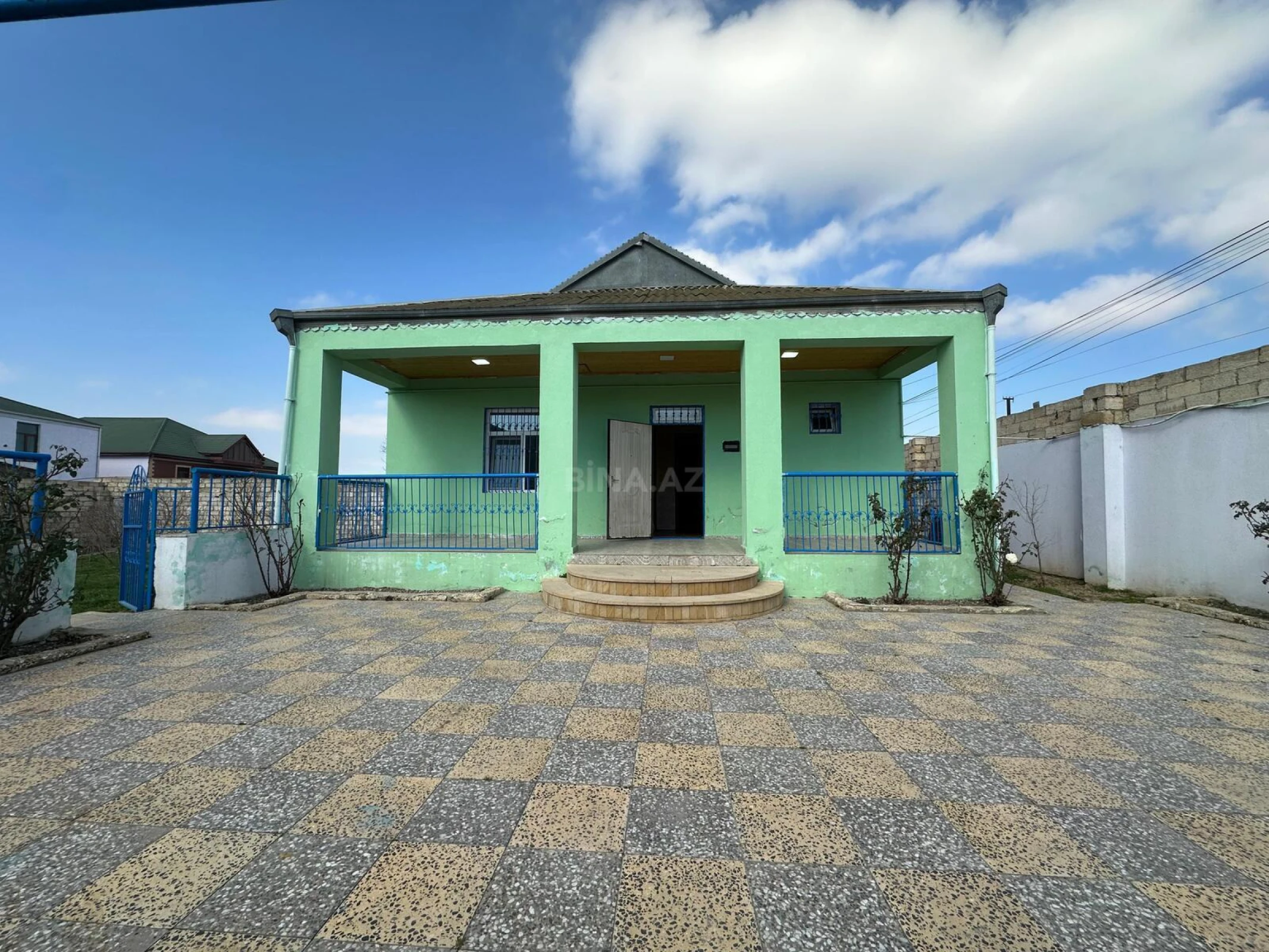 Satılır 3 otaqlı həyət evi 100 m²