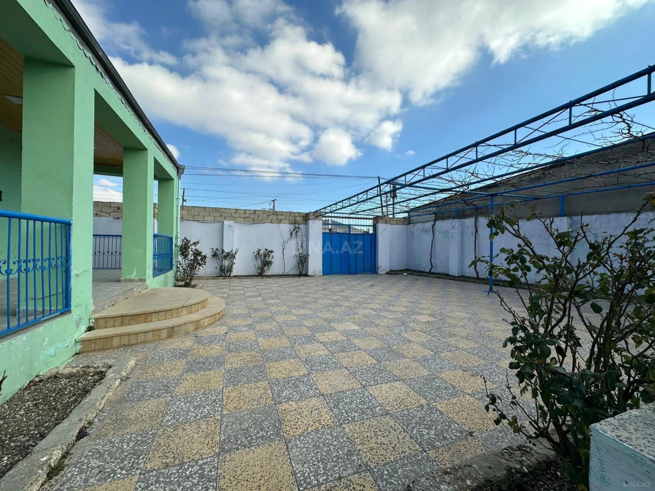 Satılır 3 otaqlı həyət evi 100 m²