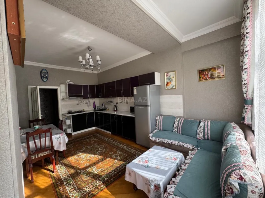 Kirayə verilir 3 otaqlı mənzil 140 m²