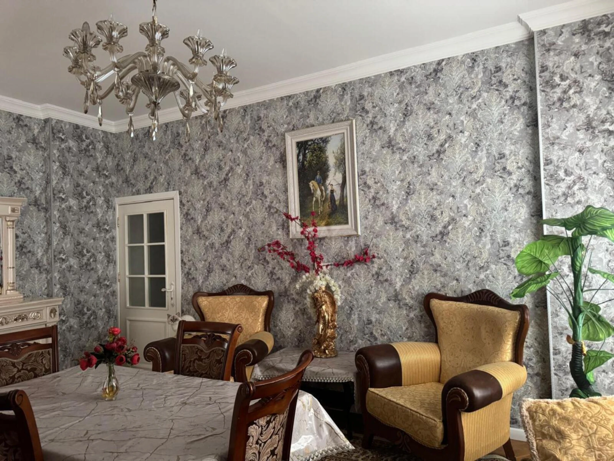 Kirayə verilir 3 otaqlı mənzil 140 m²