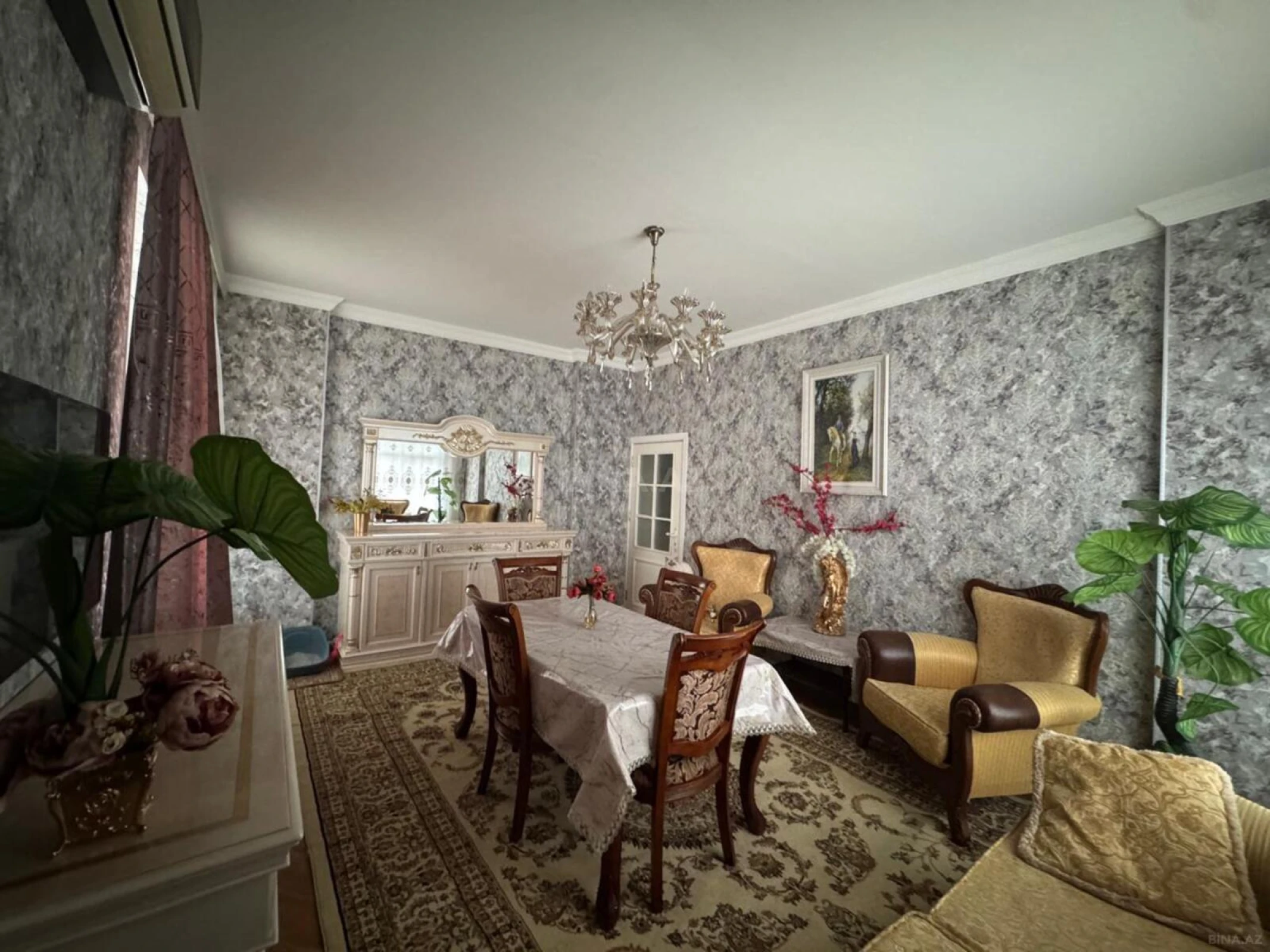 Kirayə verilir 3 otaqlı mənzil 140 m²