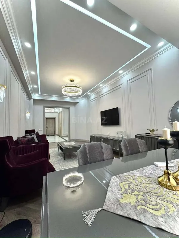 Satılır 3 otaqlı mənzil 136 m²