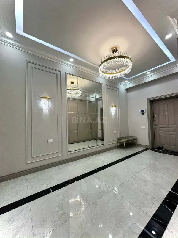 Satılır 3 otaqlı mənzil 136 m²