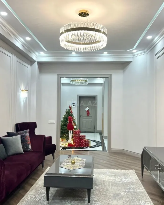 Satılır 3 otaqlı mənzil 136 m²