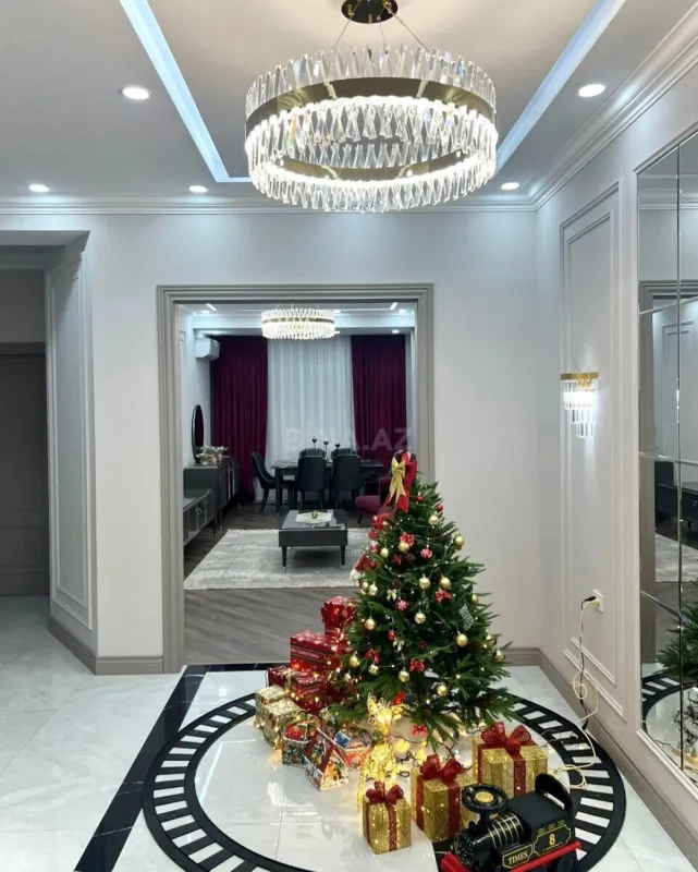 Satılır 3 otaqlı mənzil 136 m²