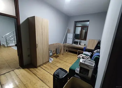 Kirayə verilir 9 otaqlı ofis 240 m²