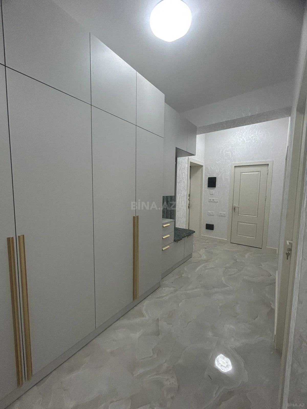 Satılır 3 otaqlı mənzil 90 m²