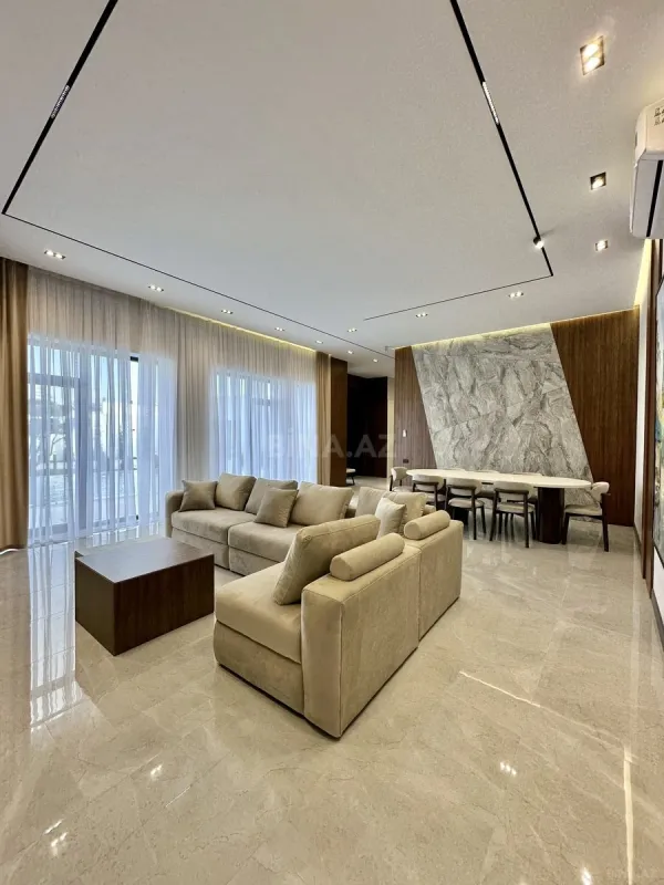 Satılır 5 otaqlı həyət evi 260 m²