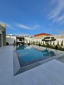 Satılır 5 otaqlı həyət evi 260 m²