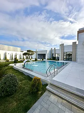 Satılır 5 otaqlı həyət evi 260 m²