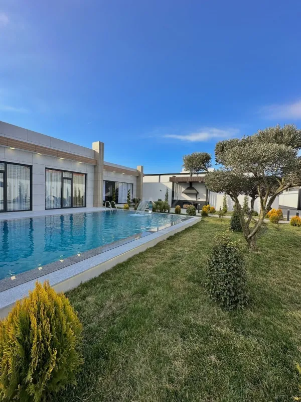 Satılır 5 otaqlı həyət evi 260 m²