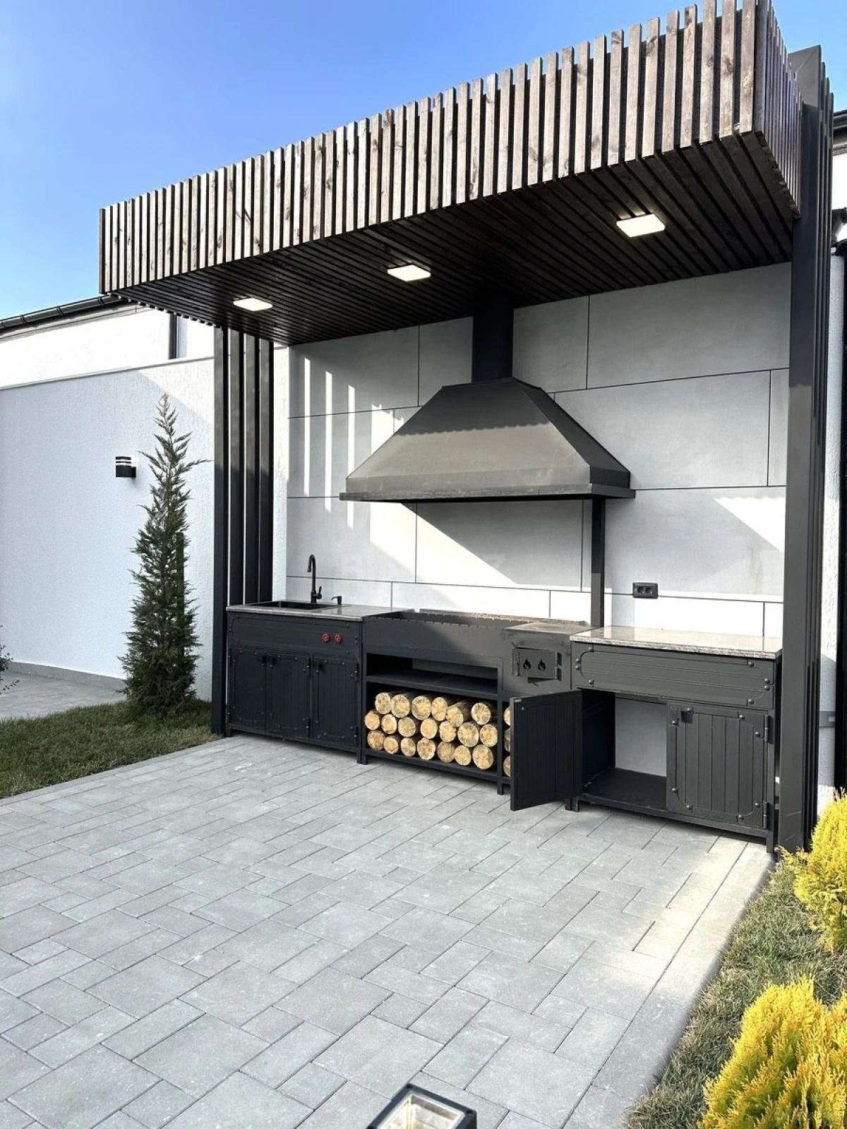 Satılır 5 otaqlı həyət evi 260 m²