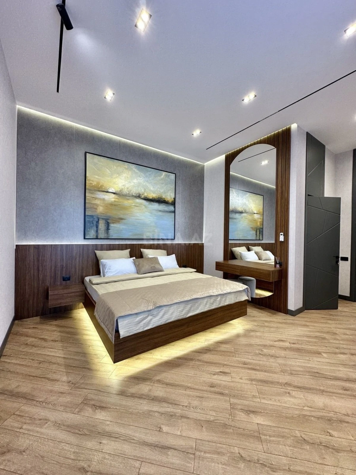 Satılır 5 otaqlı həyət evi 260 m²