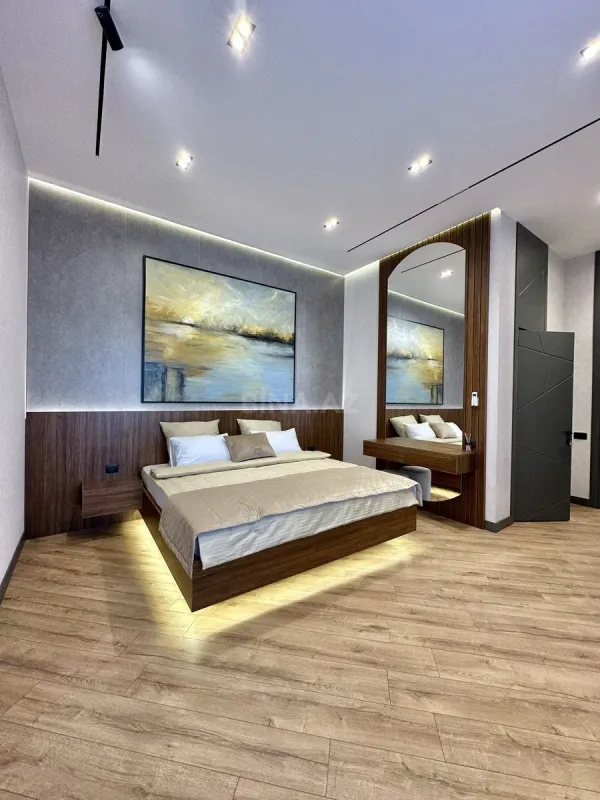 Satılır 5 otaqlı həyət evi 260 m²