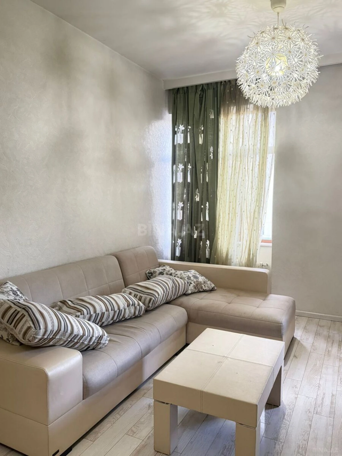 Kirayə verilir 2 otaqlı mənzil 70 m²