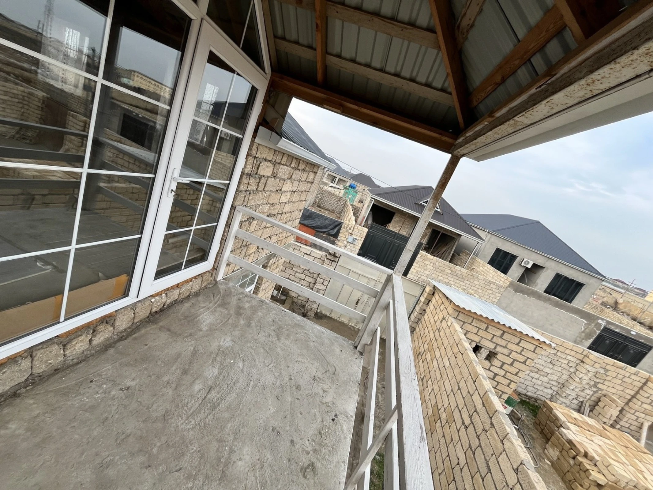 Satılır 6 otaqlı həyət evi 150 m²