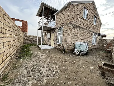 Satılır 6 otaqlı həyət evi 150 m²