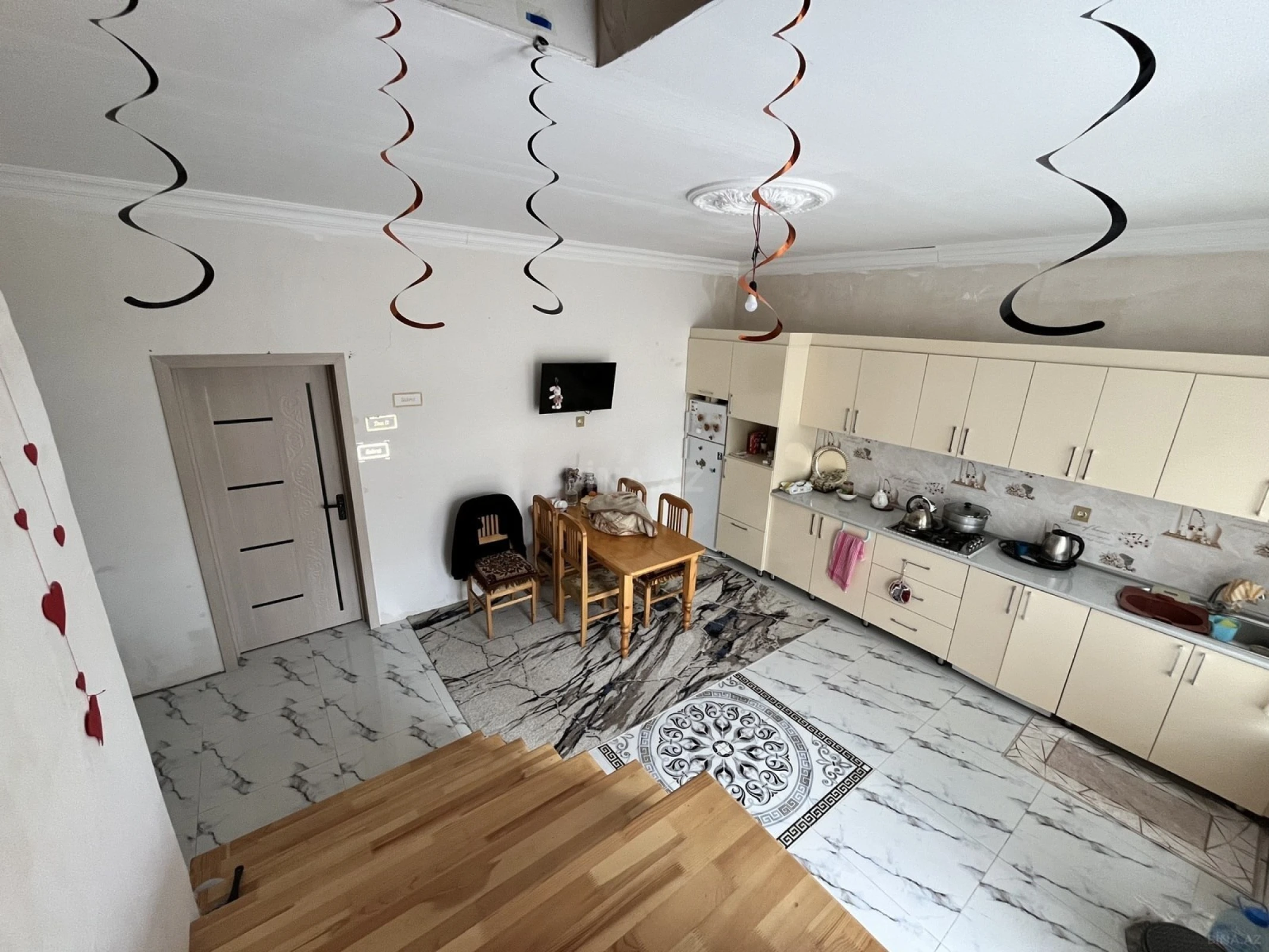 Satılır 6 otaqlı həyət evi 150 m²