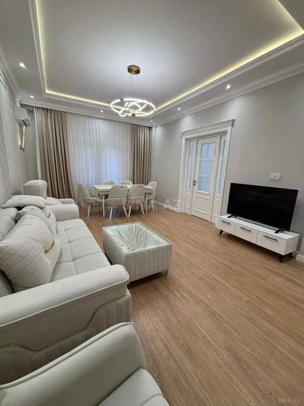 Kirayə verilir 3 otaqlı mənzil 140 m²