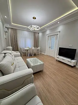 Kirayə verilir 3 otaqlı mənzil 140 m² — Bakı, 5-ci mikrorayon 3 otaq 140.00 m²