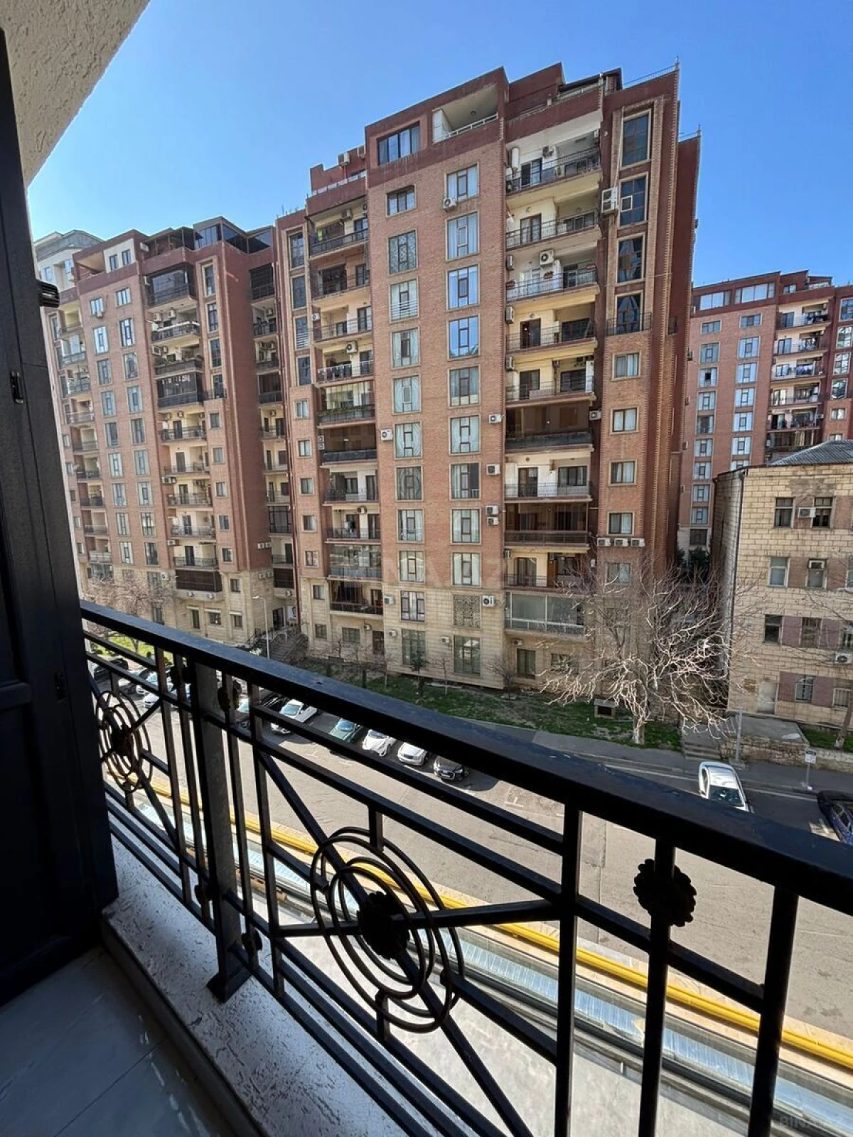 Kirayə verilir 3 otaqlı mənzil 140 m²