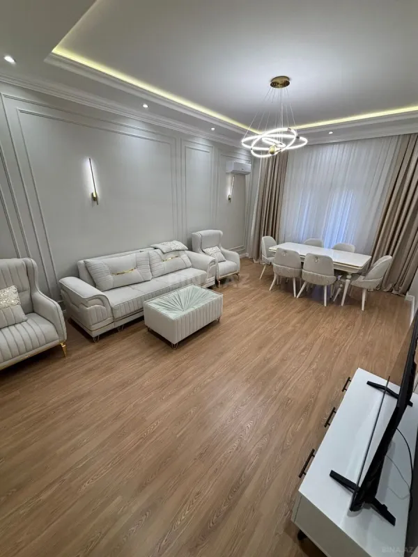 Kirayə verilir 3 otaqlı mənzil 140 m²