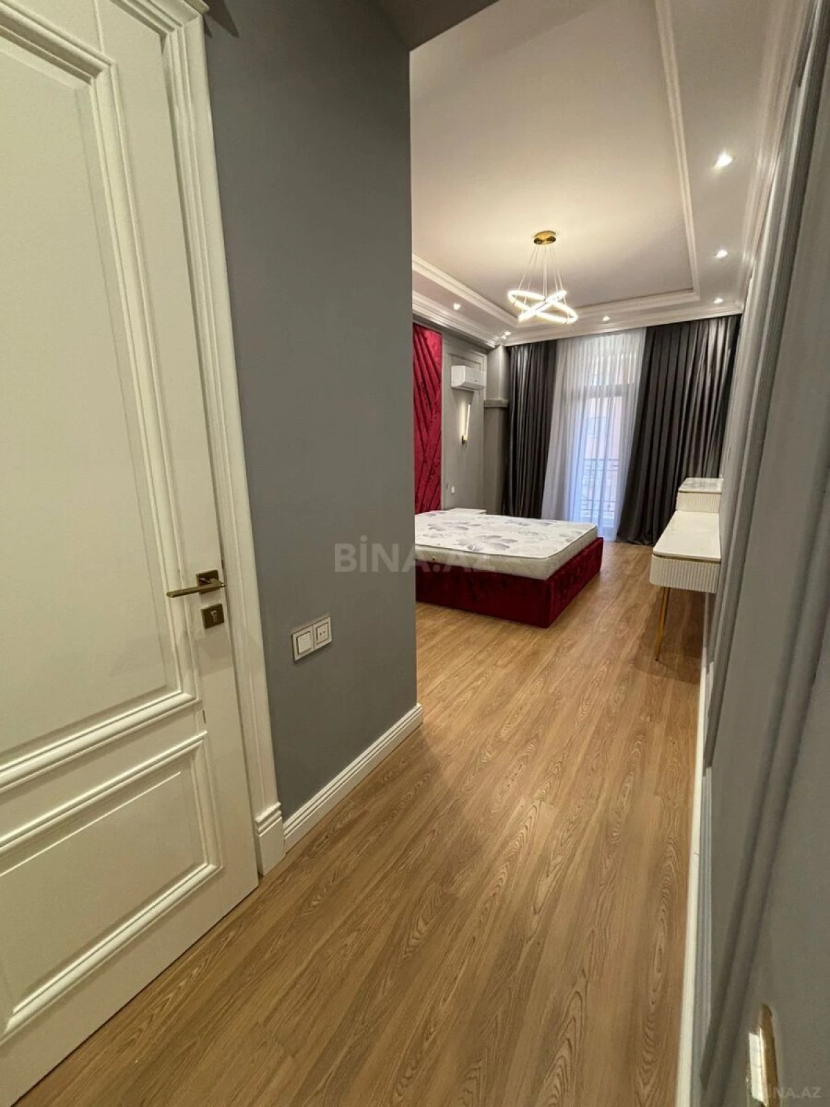 Kirayə verilir 3 otaqlı mənzil 140 m²