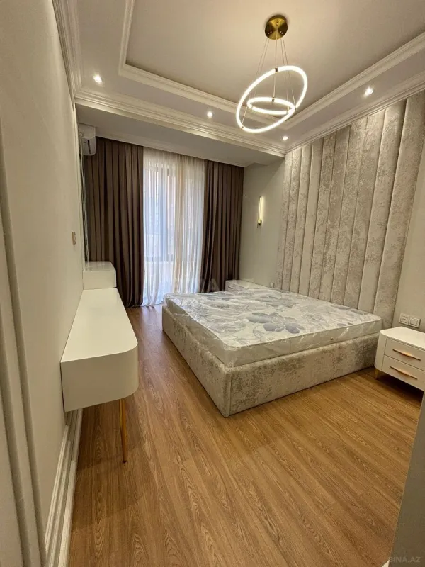 Kirayə verilir 3 otaqlı mənzil 140 m²