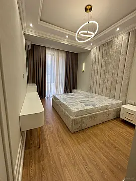 Kirayə verilir 3 otaqlı mənzil 140 m²