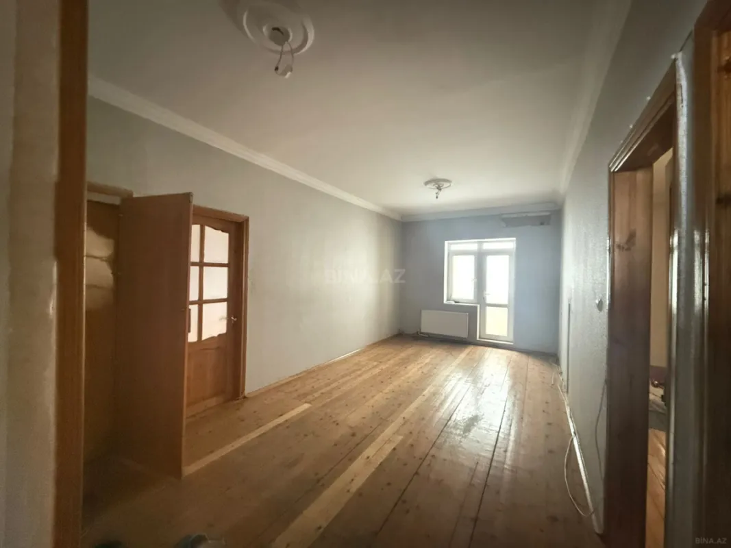 Satılır 4 otaqlı mənzil 110 m²