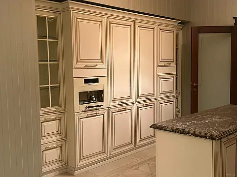 Kirayə verilir 8 otaqlı mənzil 500 m²