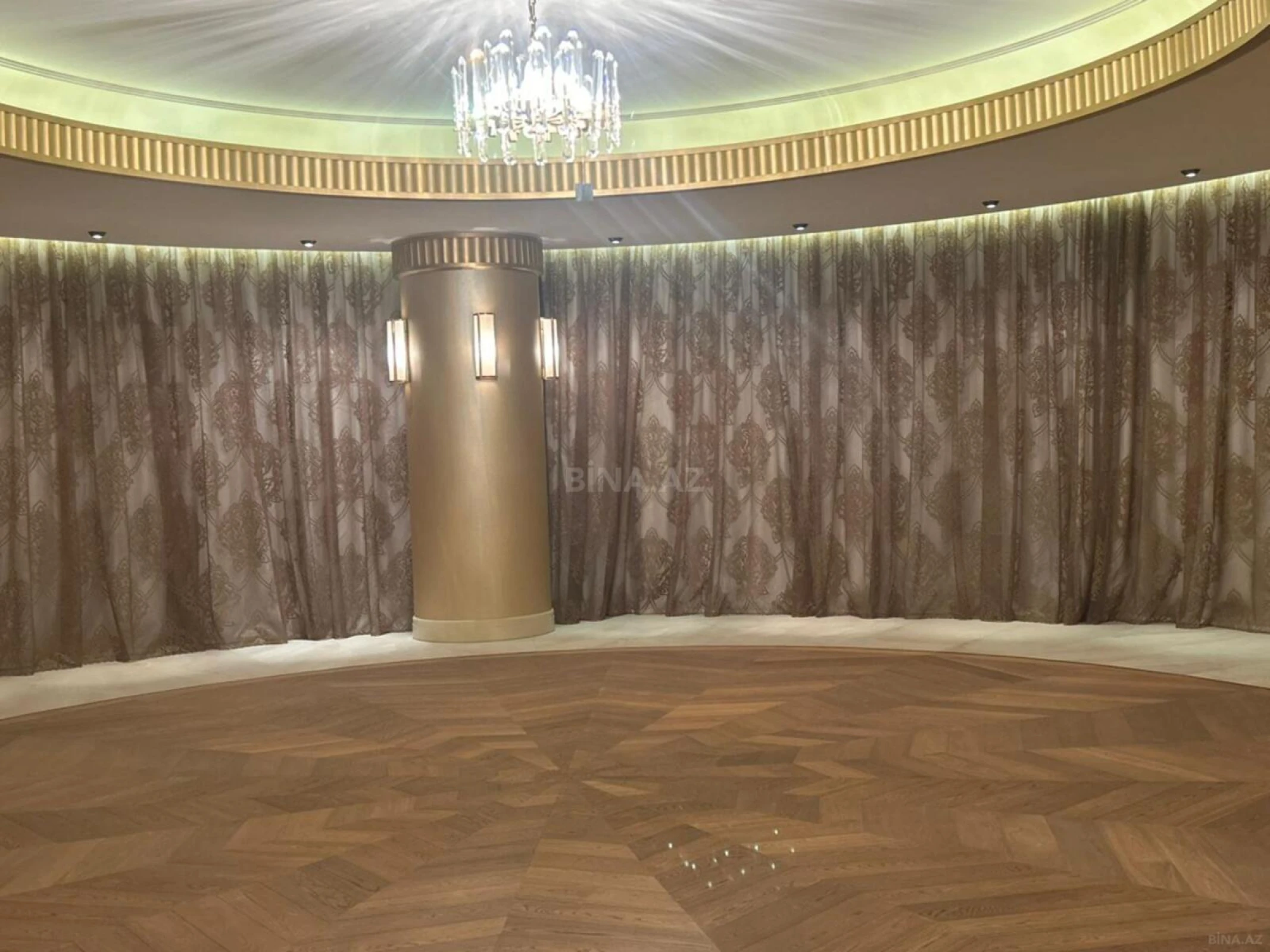 Kirayə verilir 8 otaqlı mənzil 500 m²